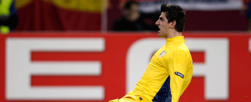 courtois-on-knees490ai