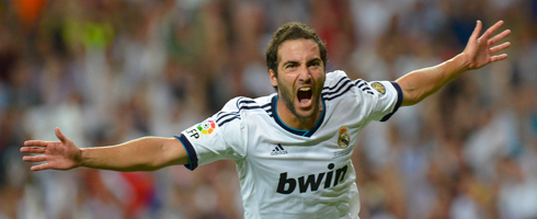 higuain-celebrates490ai