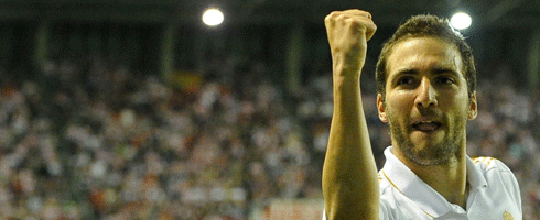 higuain-fistclench490ai
