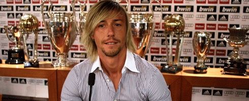 guti-trophies490ai