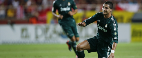 Ronaldo-one-knee490ai