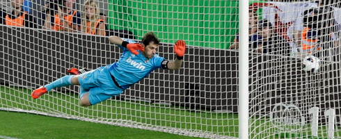 casillas-free-kick-messi490ai