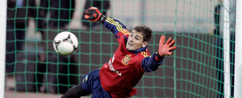casillas-spain-stretch490ai