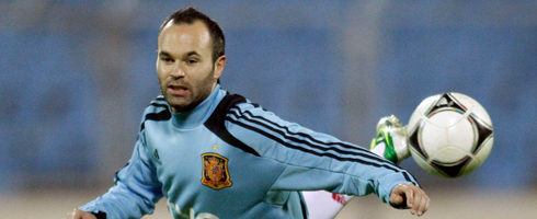 iniesta-spain-train490ai
