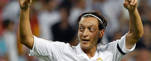 ozil-hands-ip490ai