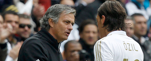 ozil-mourinho490ai