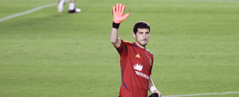 casillas-waves490ai