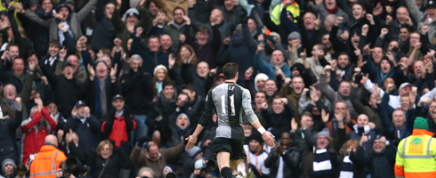 bale-crowd490ai