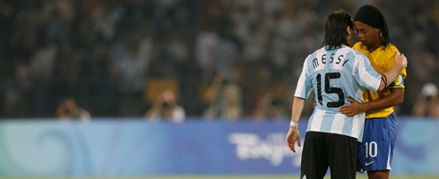 ronaldinho-messi-hug490ai