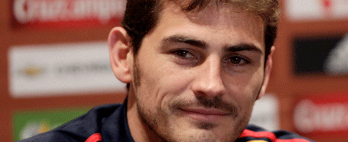 casillas-press490ai