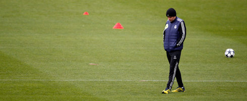 mourinho-pre-dortmund490ai