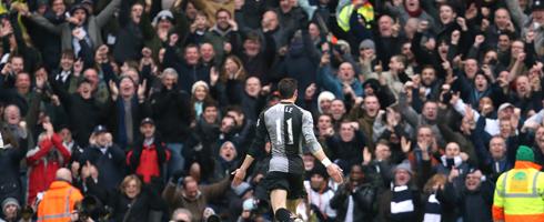 bale-crowd490ai_0