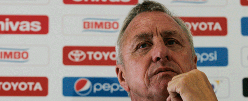 cruyff-pensive490ai