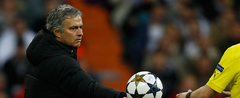 mourinho-dortmund-ball490ai