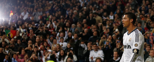 ronaldo-crowd490ai