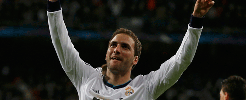 higuain-arms-aloft490ai