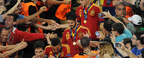 isco-hands490ai