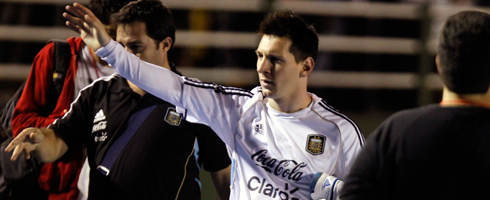 messi-wave-argentina490ai