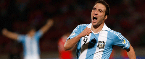 higuain-celebrates-v-chile4