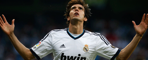 kaka-looks-skywards490ai