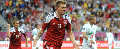bendtner-celebrates490ai
