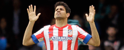 diego-costa-arms-aloft490ai
