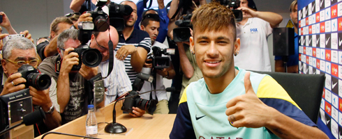 neymar-thumbs-up490ai