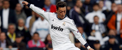 ozil-shoots490ai