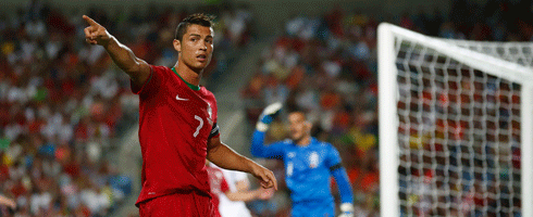 ronaldo-points-portugal490a