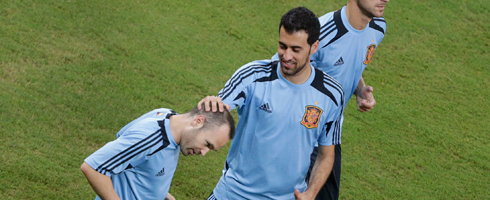 busquets-iniesta-head490ai