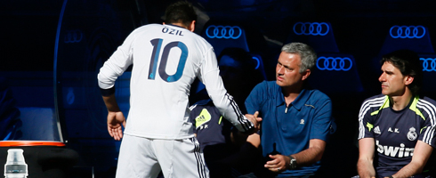 ozil-mourinho490ai