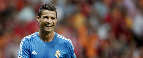 ronaldo-gala-smile490ai
