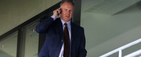 Rummenigge---phone490ai