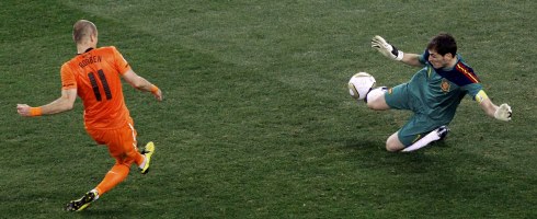 casillas-robben-save490ai
