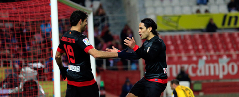 diego-costa-falcao-sevilla490ai