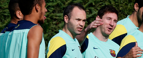 iniesta-messi-training490ai