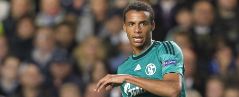 matip-close490ai