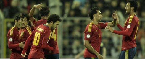 spain-celebrating-belarus490ai