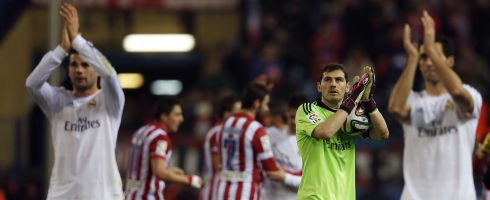 casillas-applaud490ai