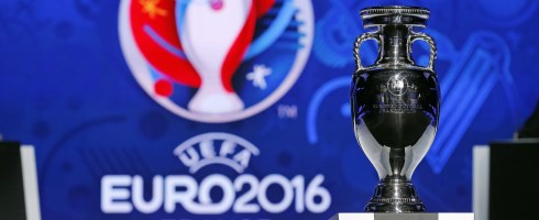 euro2016-trophy490ai