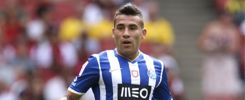 otamendi-close490ai