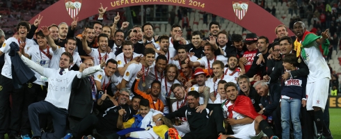 sevilla-team-celebration490ai