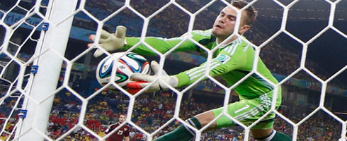 akinfeev-fumble490ai
