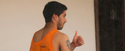 suarez-thumbs490ai