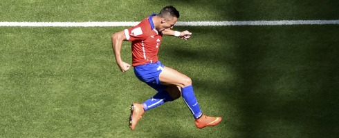 alexis-celebration-chile490ai