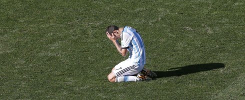 dimaria-headinhands490ai
