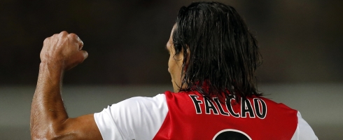 falcao-fist-back490ai