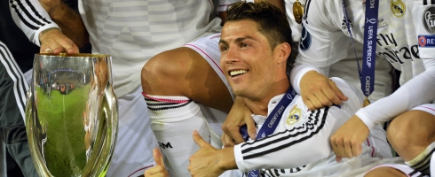 ronaldo-supercup-lying490ai