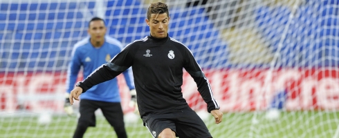 ronaldo-training-cardiff490ai
