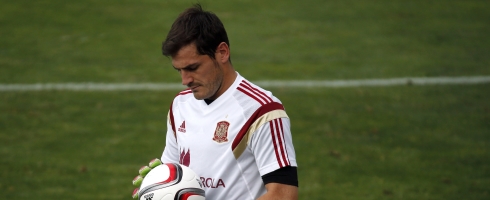 casillas-down-ball490ai